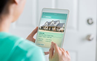 How Should Sellers Price Their Homes to Attract Buyers While Maximizing Value in Utah?